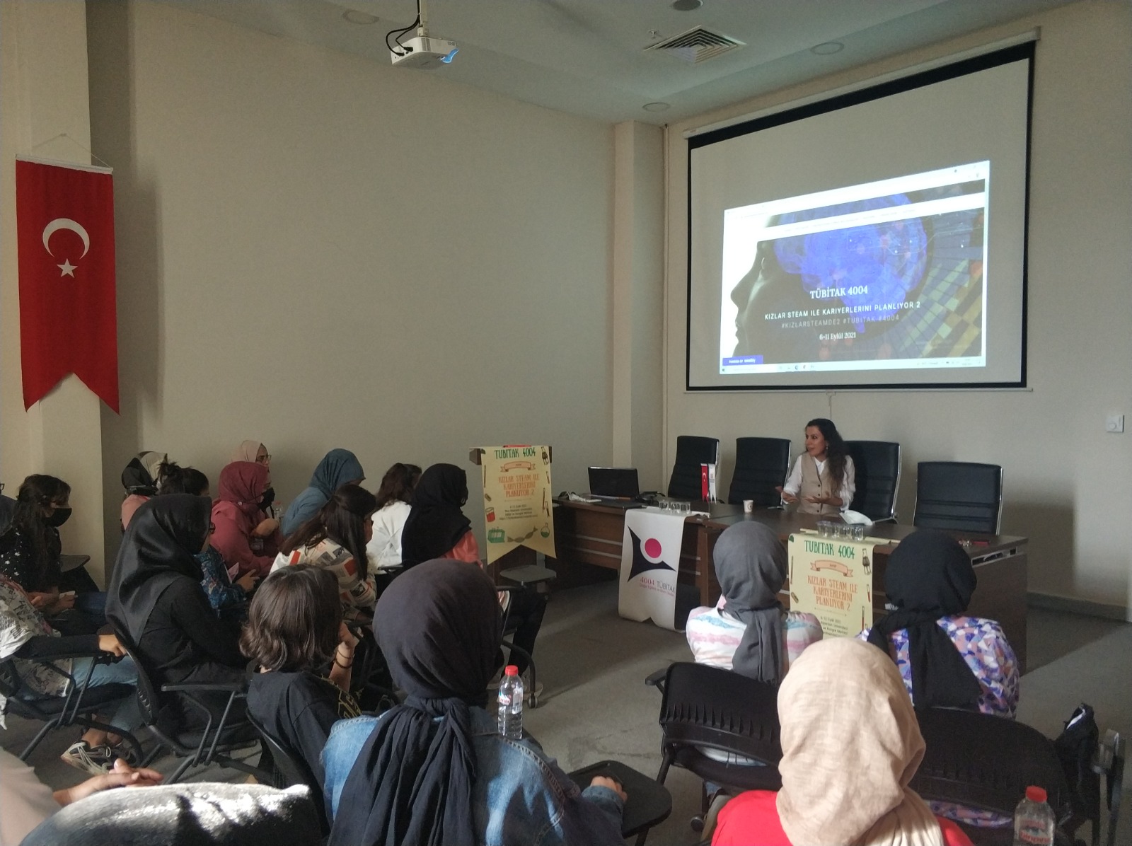 girls-determine-their-career-with-steam-378