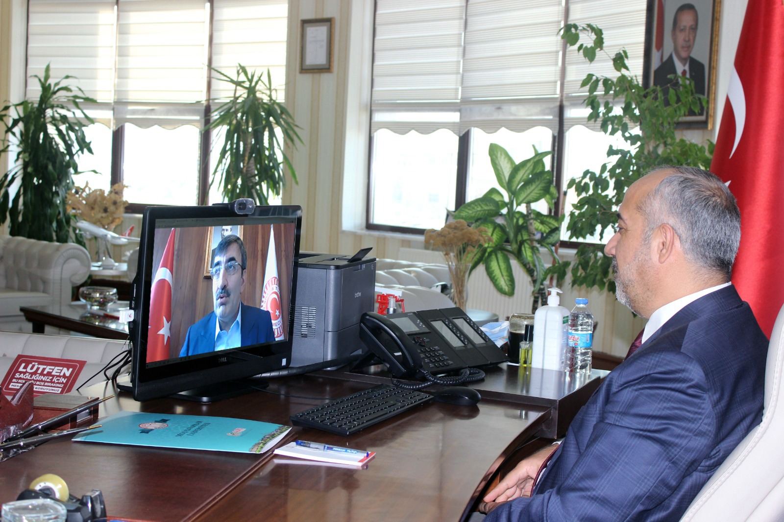 tbmm-plan-ve-butce-komisyonu-baskani-cevdet-yilmaz-muhendislik-mimarlik-fakultesi-seminerlerine-konuk-oldu-703