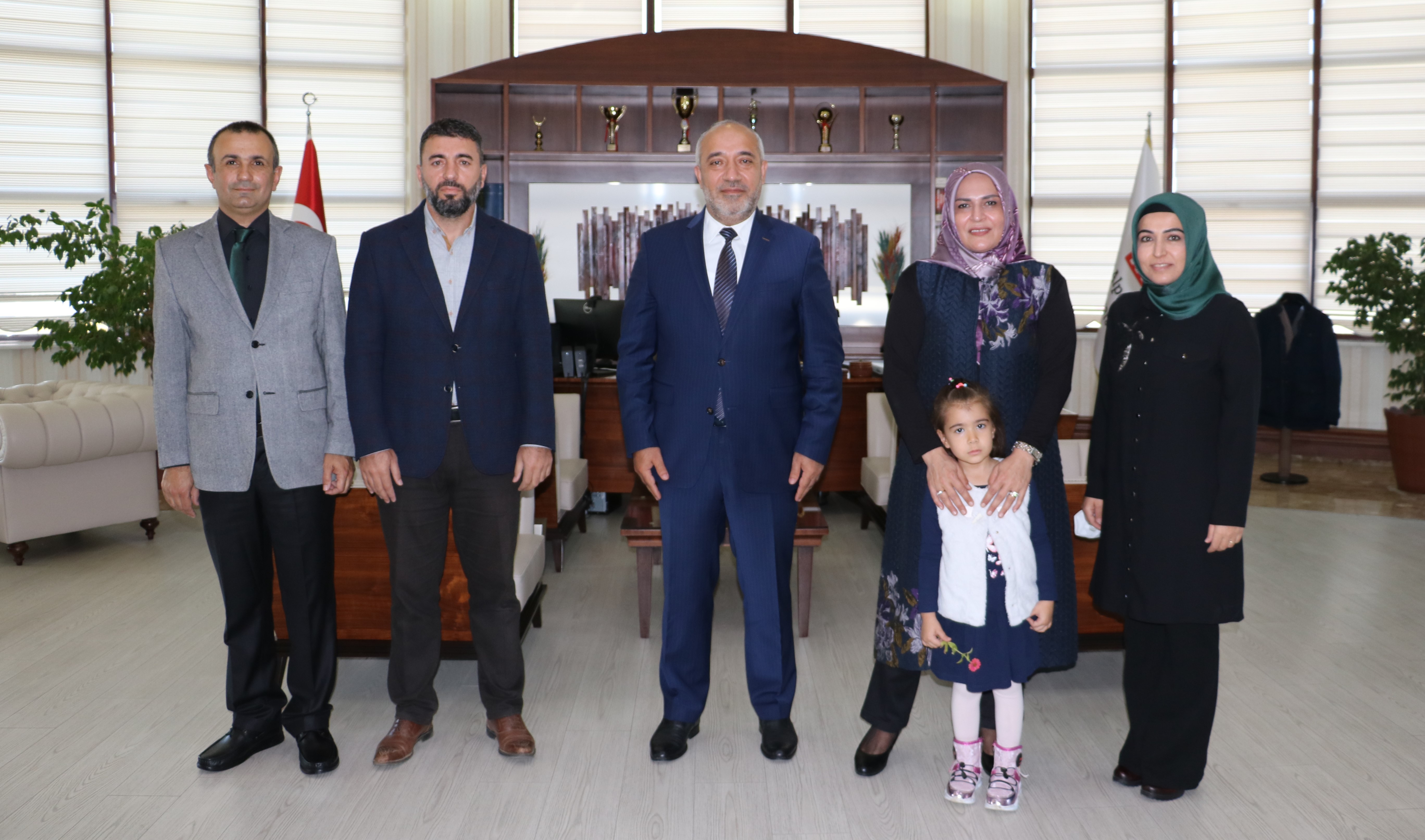 universitemiz-akademisyenleri-dunyanin-etkili-bilim-insanlari-listesinde-969