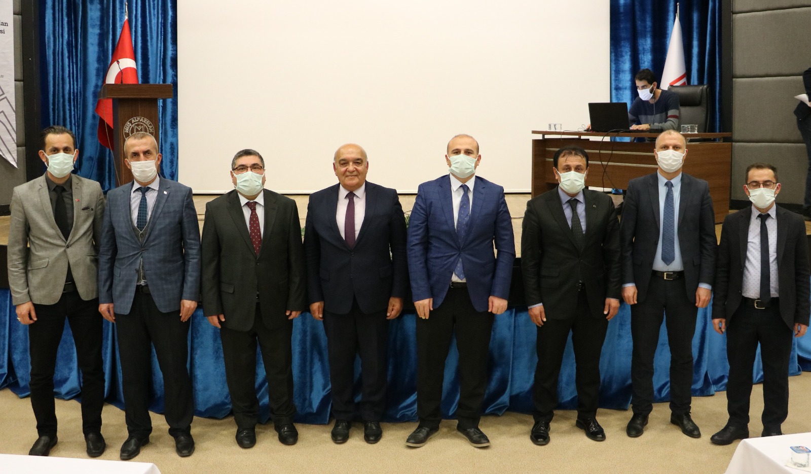 yunus-emre-anadolu-konferansi-tamamlandi-977