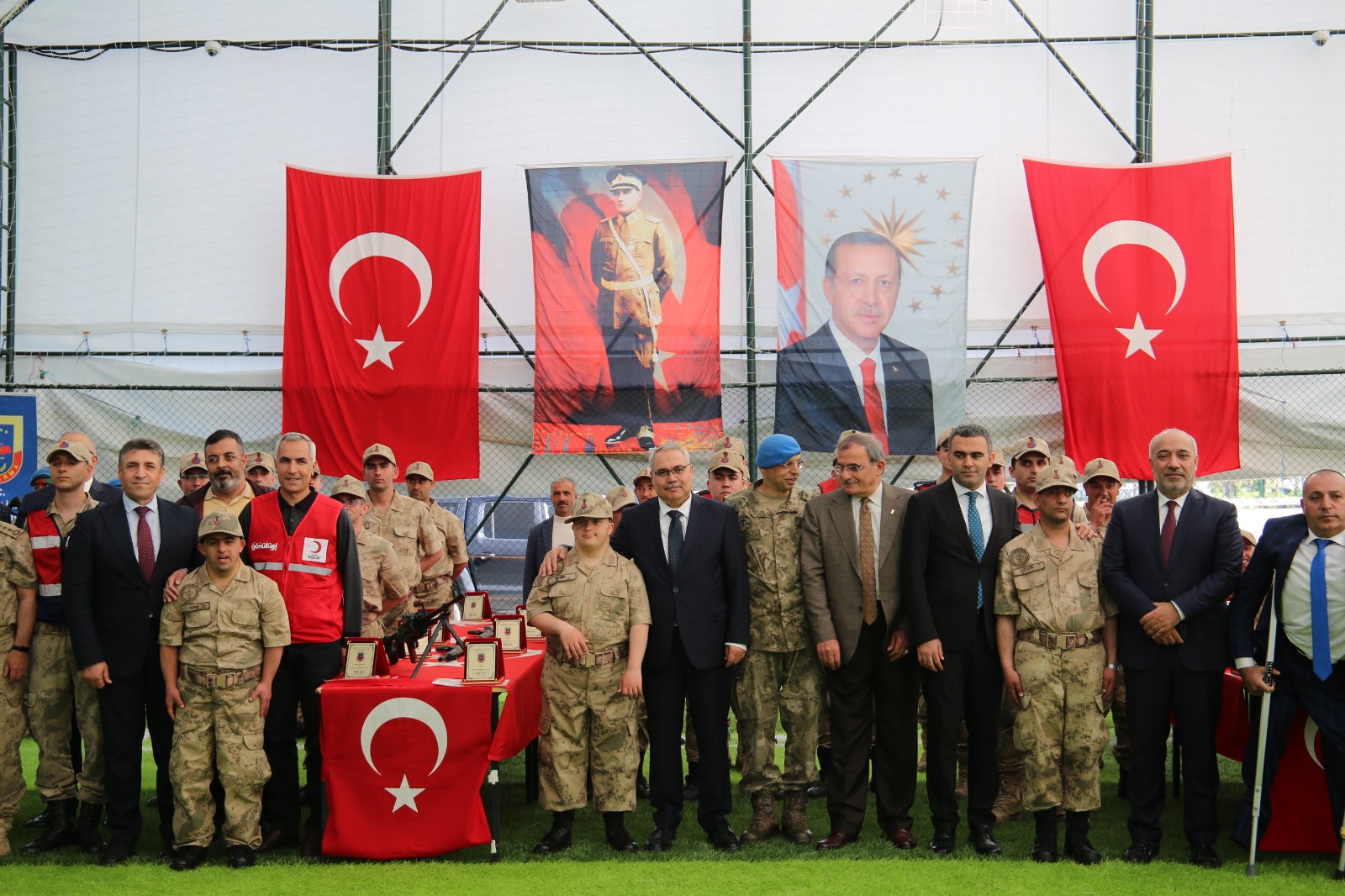 rektorumuz-engelliler-haftasi-kapsaminda-duzenlenen-temsili-askerlik-yemin-torenine-katildi-1601