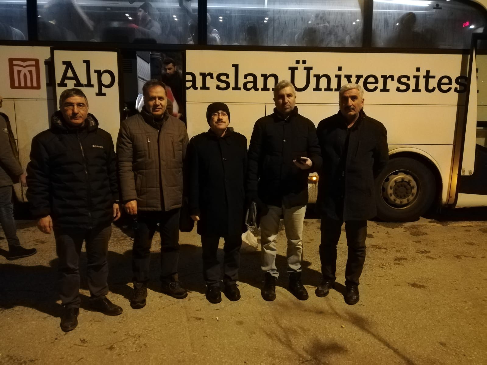 yaralari-sarmak-icin-el-ele-verdik-malatyaya-gittik-2379