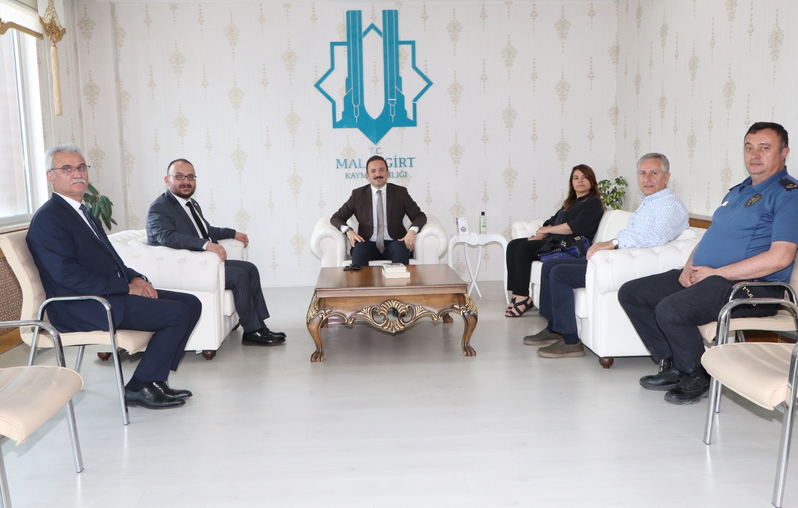 rektorumuz-malazgirt-kaymakami-goksuyu-ziyaret-etti-2693