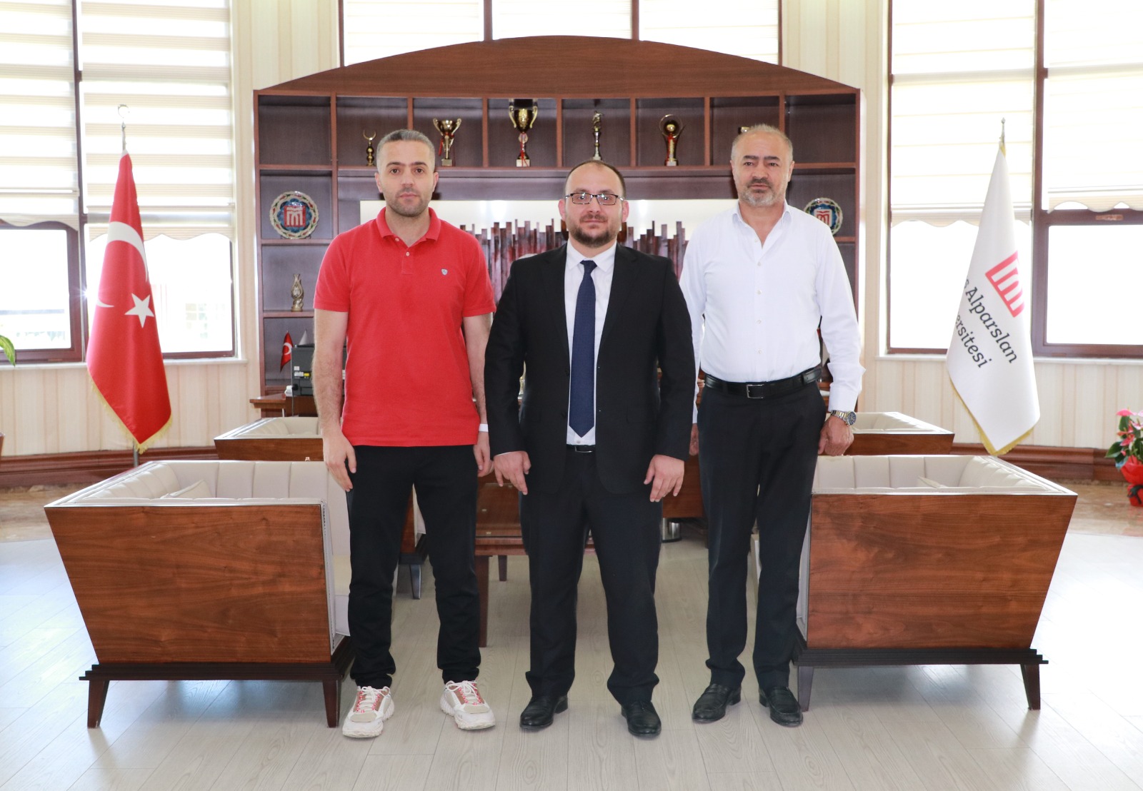 muslu-is-insanlarindan-rektorumuze-ziyaret-2786