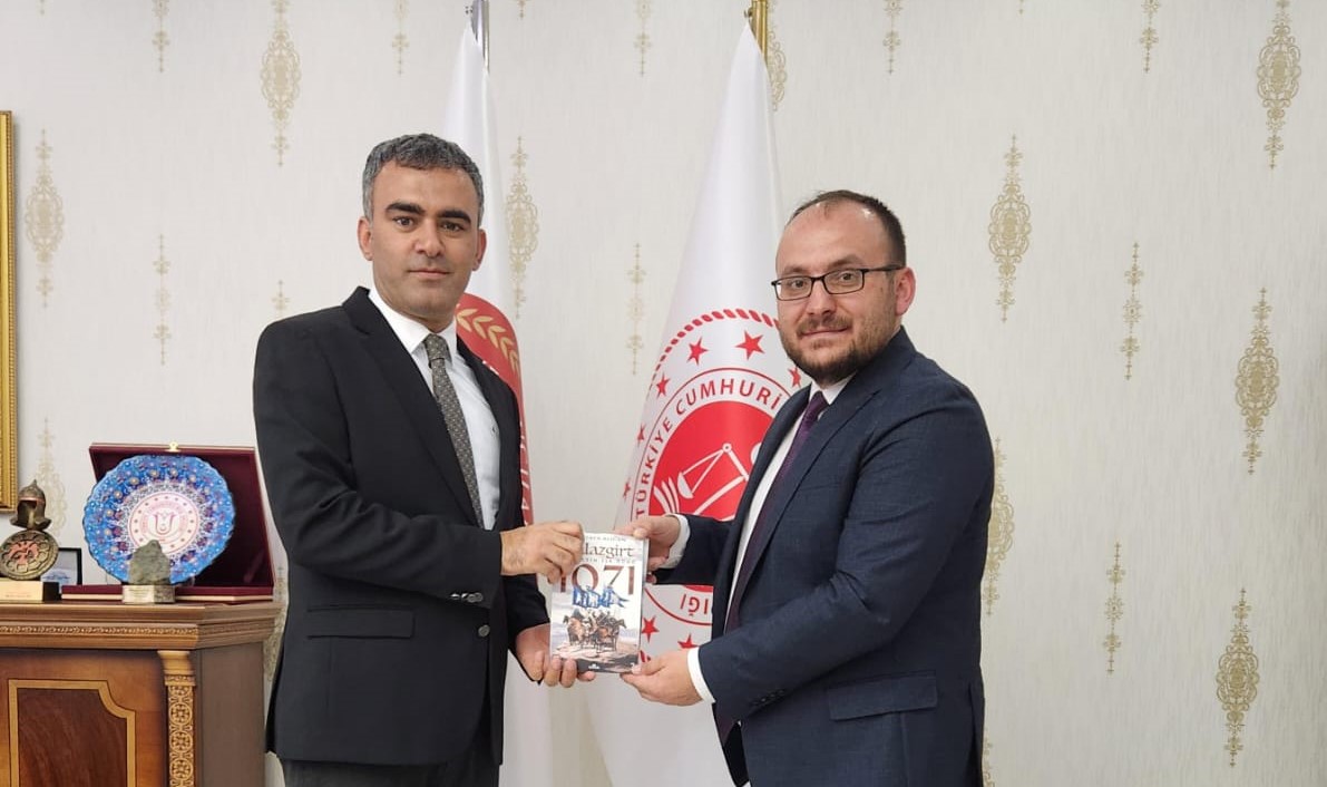 rektorumuz-cumhuriyet-bassavcisi-huseyin-yavuzu-ziyaret-etti-2807