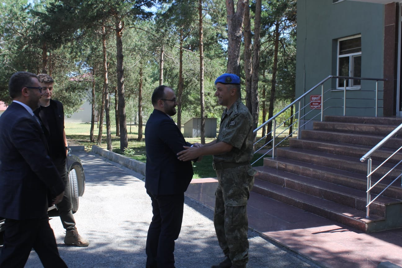good-luck-visit-to-colonel-saglam-from-rector-alican-2822