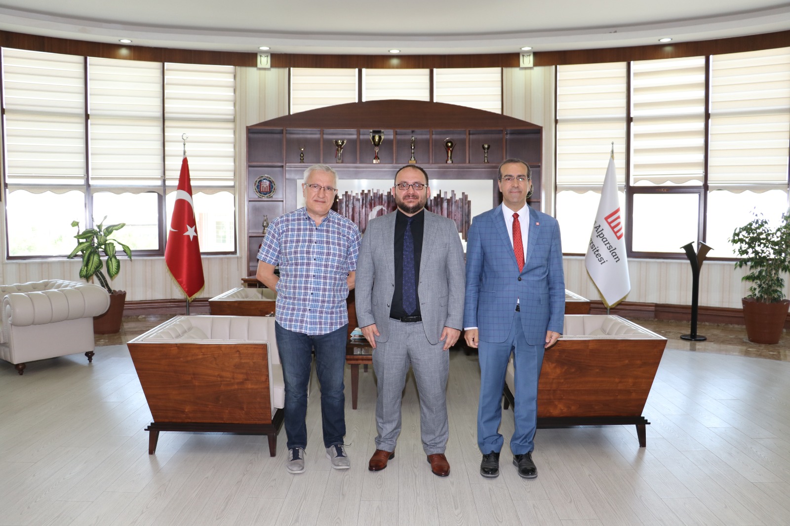 visit-to-maun-rector-from-former-ataturk-cultural-center-president-and-ankara-social-sciences-university-faculty-member-prof-dr-turan-karatas-2860