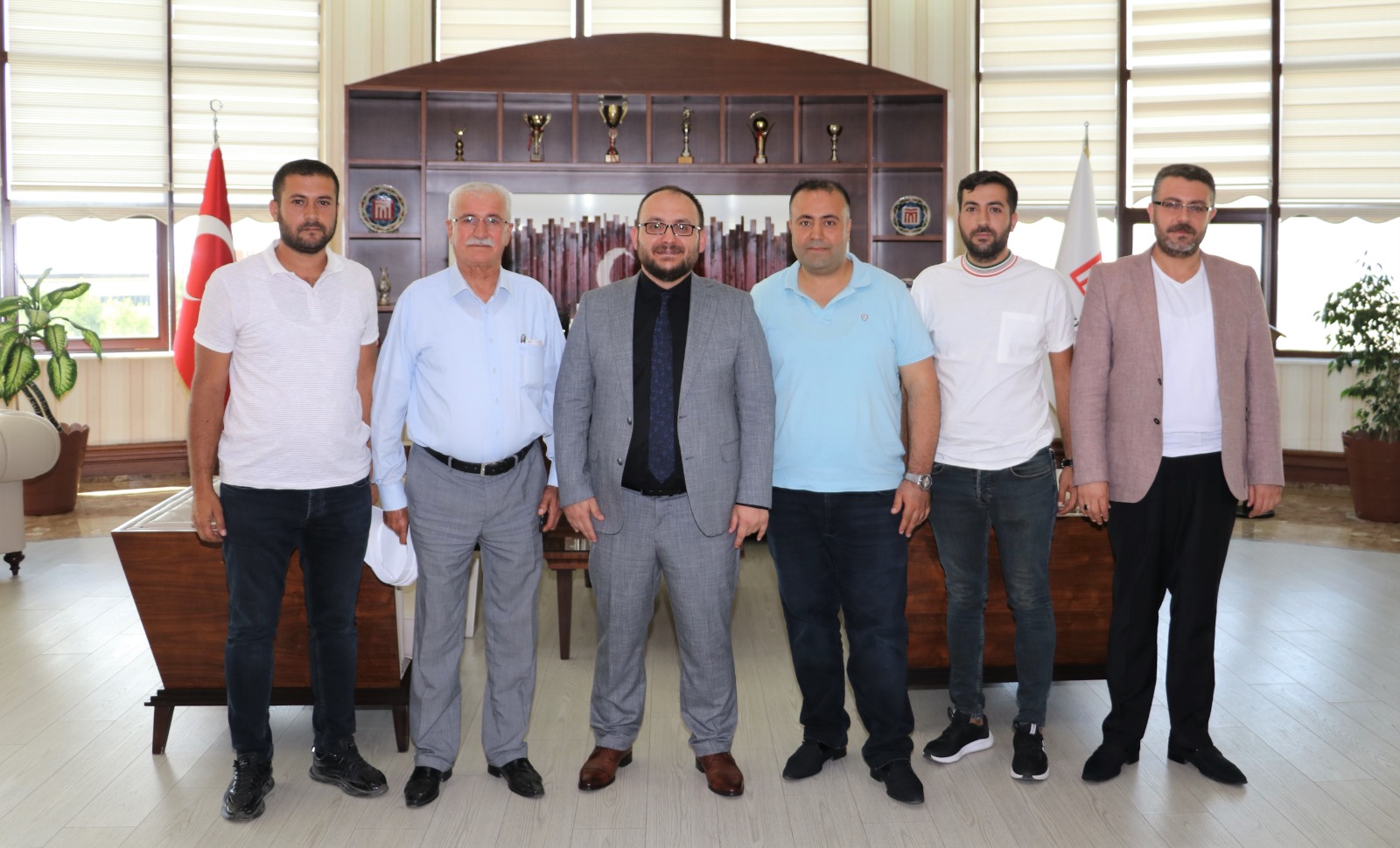 former-president-of-the-chamber-of-commerce-and-industry-tso-talip-devrim-visited-rector-alican-at-his-office-2862