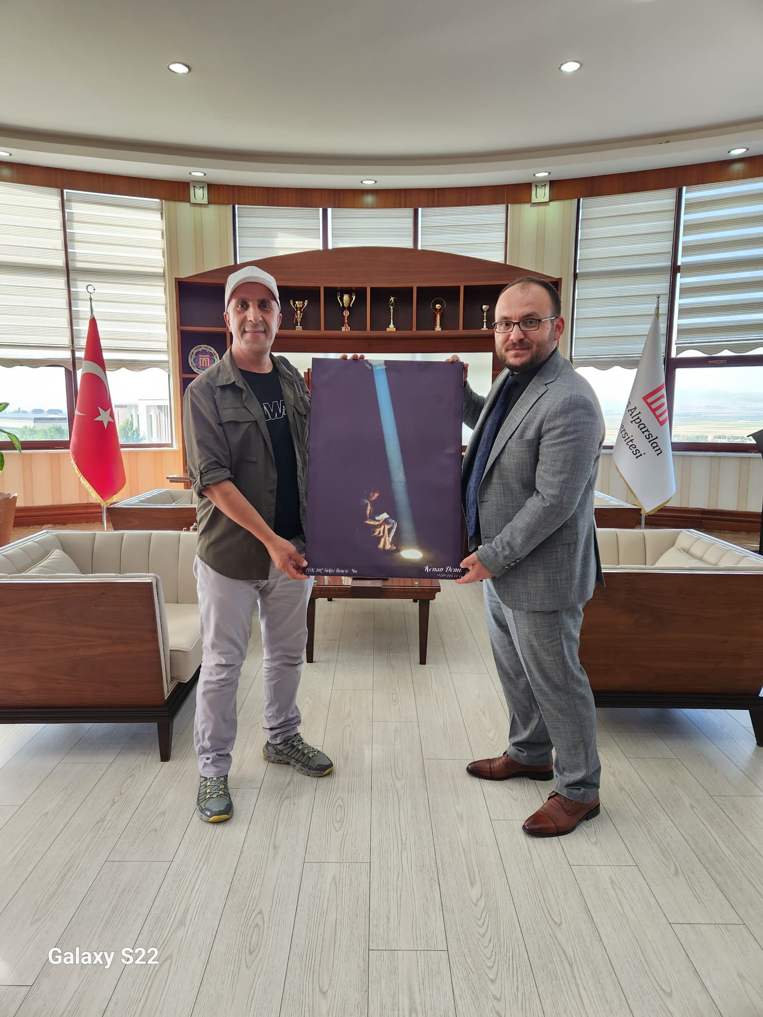 photographer-kenan-demir-visited-our-rector-2866