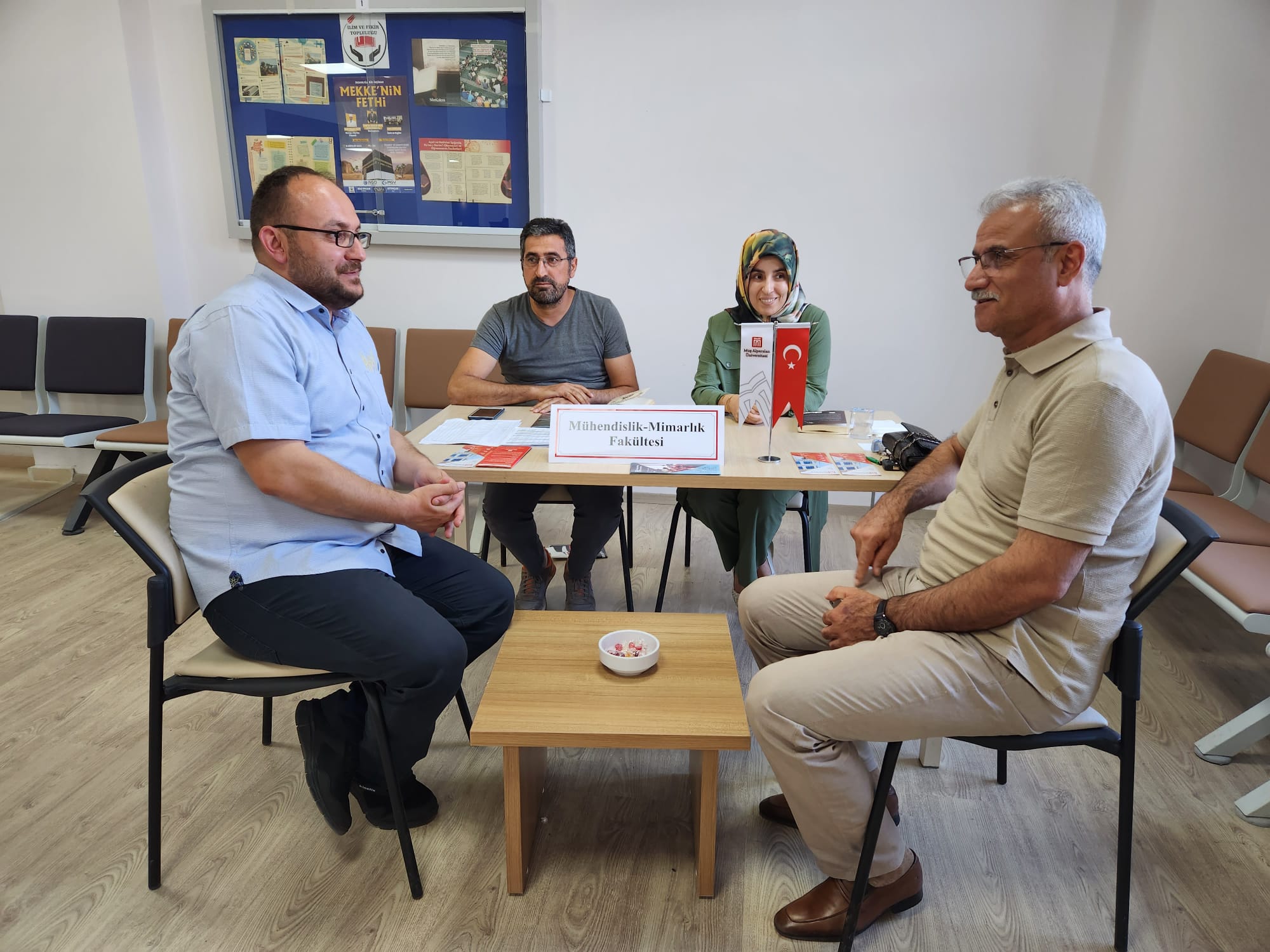 rektorumuz-universite-tanitim-gunleri-etkinlikleri-stantlarini-ziyaret-etti-2919