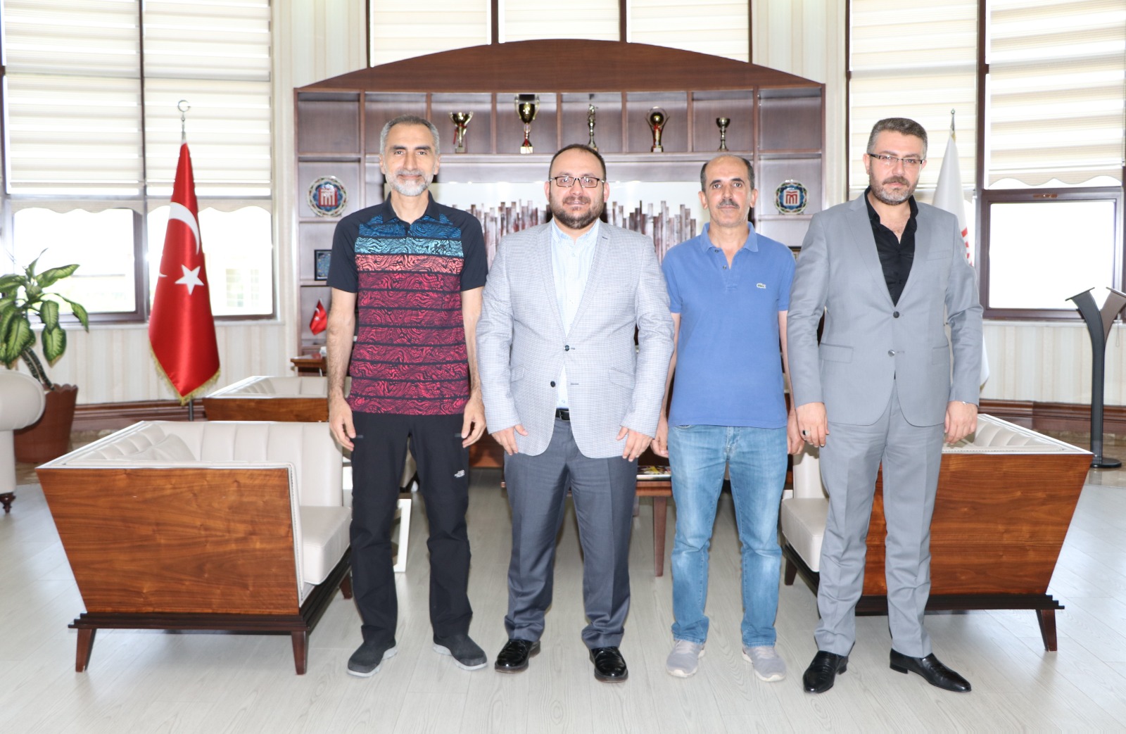 rektorumuze-ziyaretler-devam-ediyor-2965