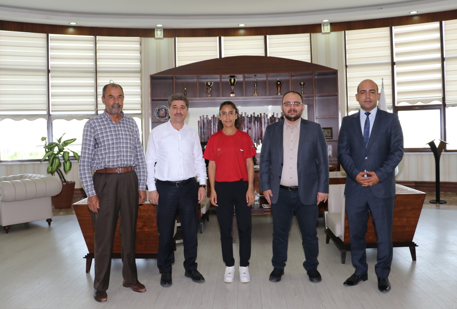 rektorumuze-ziyaretler-devam-ediyor-2987