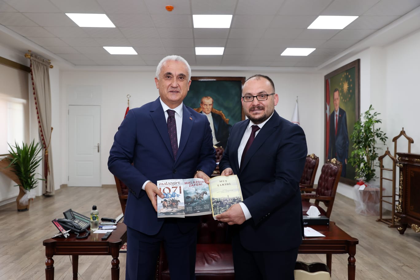 rektorumuzden-vali-cakira-hayirli-olsun-ziyareti-3034