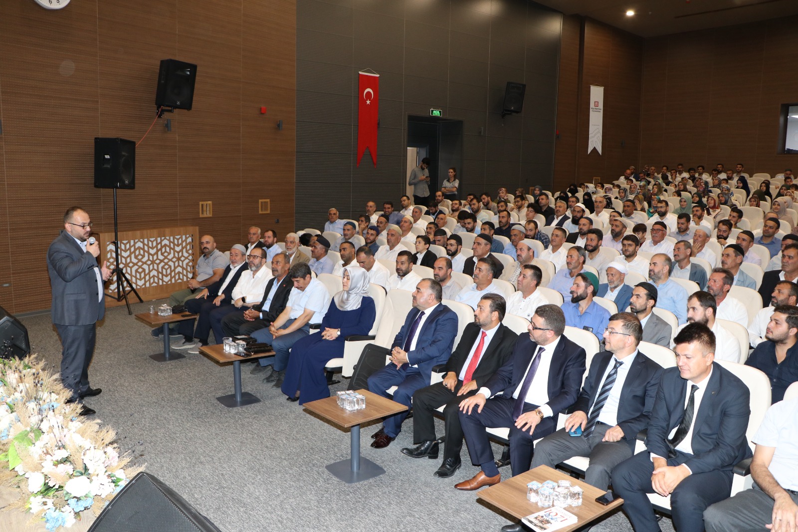 rektorumuz-muftuluk-gorevlilerine-malazgirt-projesini-anlatti-3039