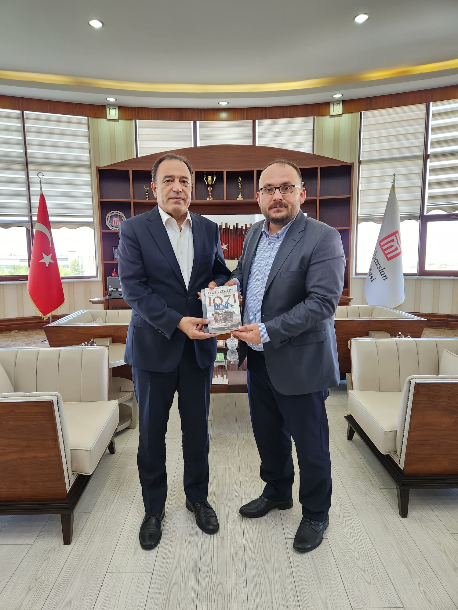 rector-capak-pays-a-courtesy-visit-to-our-rector-3079