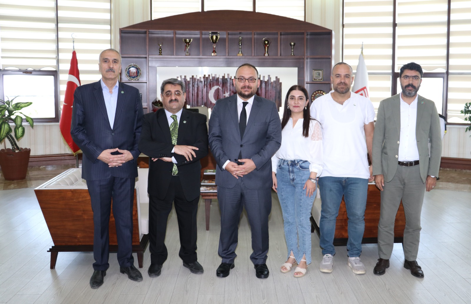 mus-mese-derneginden-rektorumuze-hayirli-olsun-ziyareti-3127