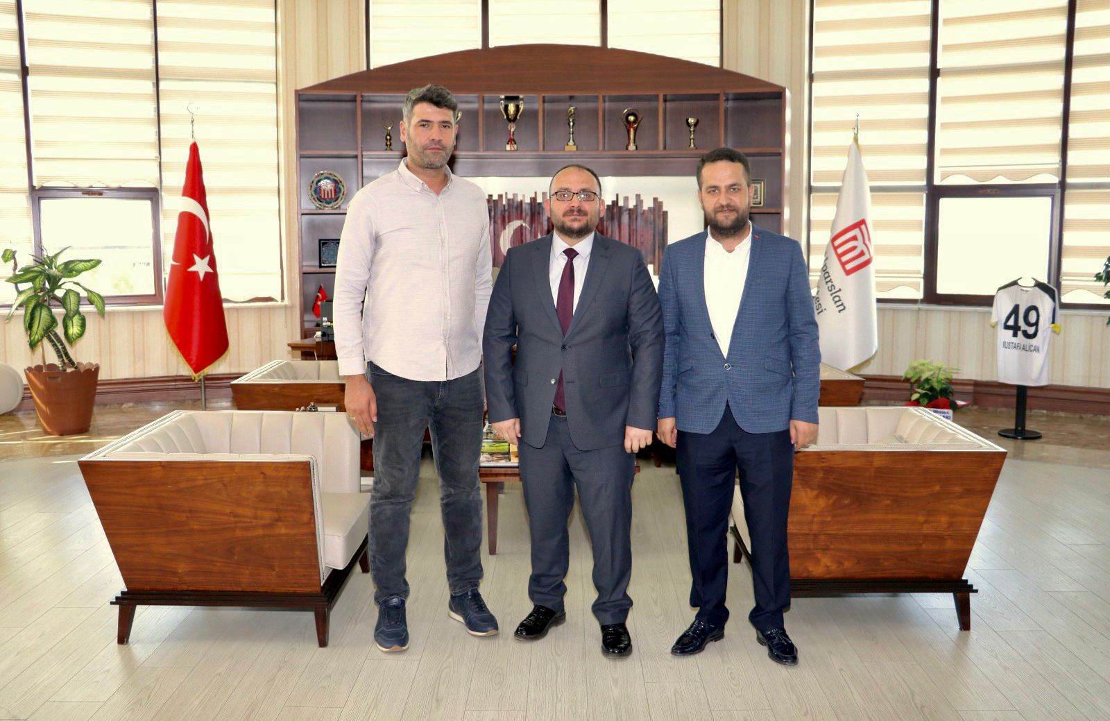 rektorumuze-hayirli-olsun-ziyaretleri-devam-ediyor-3145
