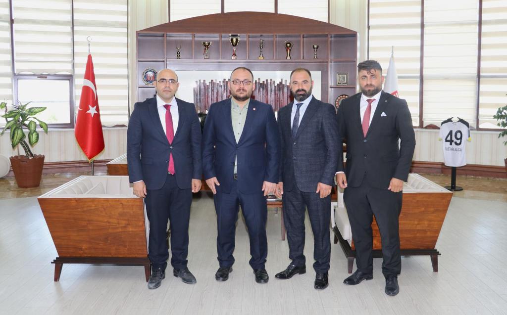 anadolu-ajansi-bolge-muduru-ve-beraberindeki-heyet-rektorumuzu-ziyaret-etti-3169