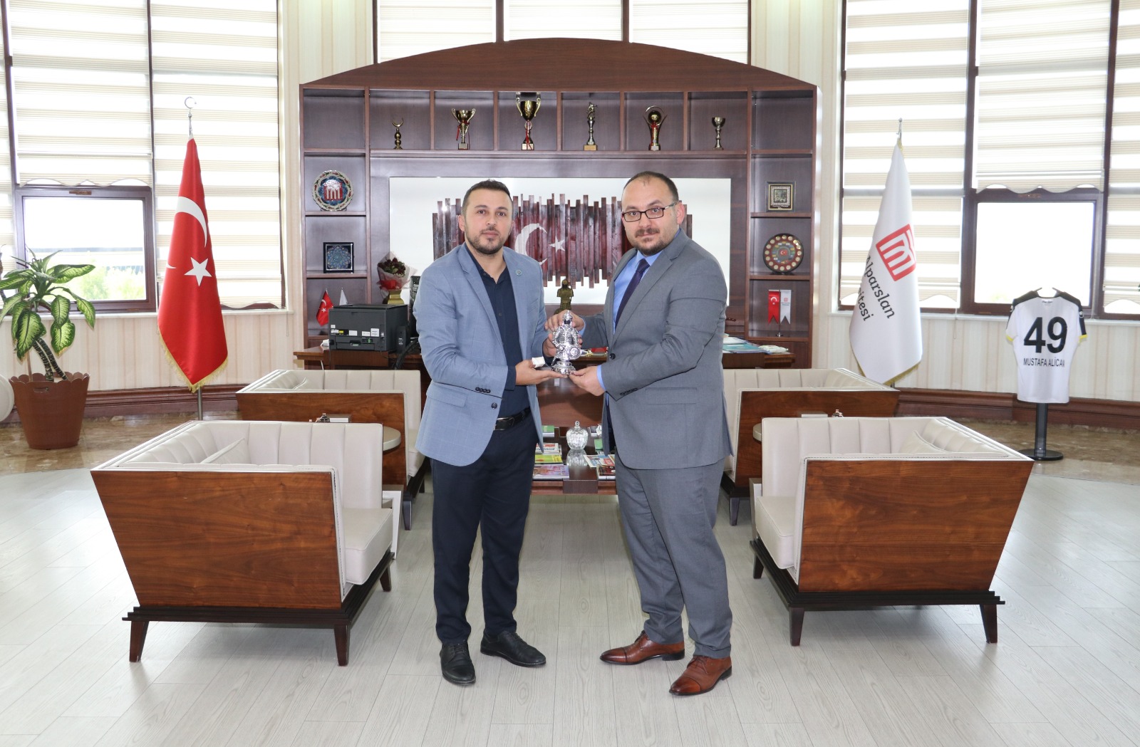 mus-egitim-bilimleri-gucu-dayanisma-sendikasi-rektorumuzu-ziyaret-etti-3208