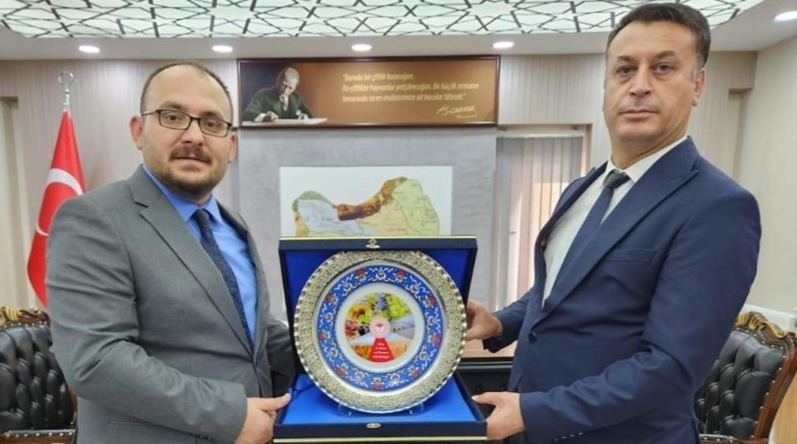 rektorumuz-il-tarim-ve-orman-muduru-mehmet-gunu-ziyaret-etti-3224