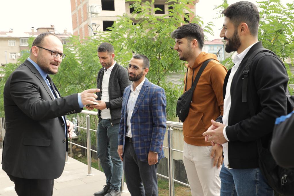 rektorumuz-ogrencilerle-bulusmaya-devam-ediyor-3263