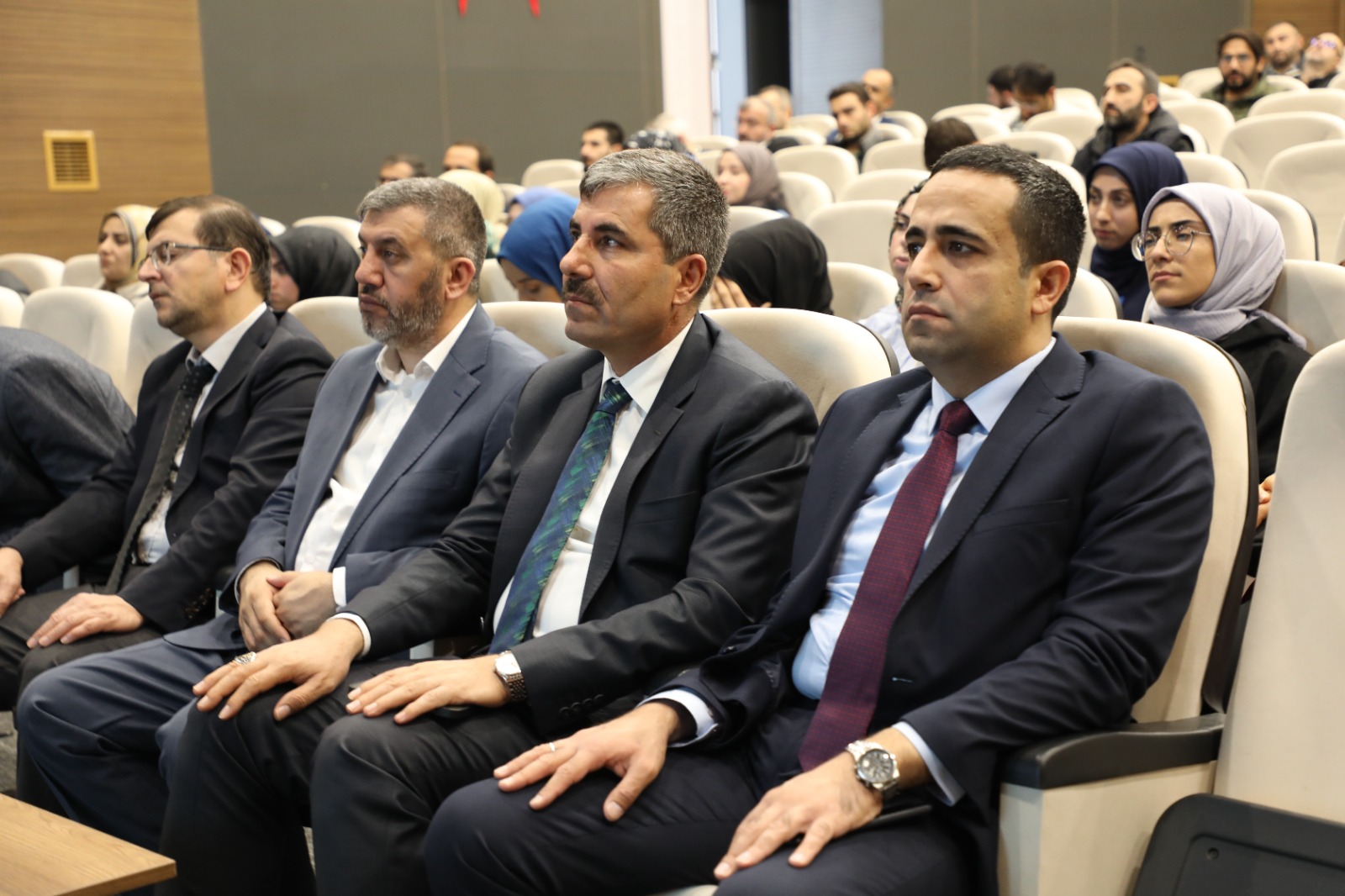 kuran-mealleri-sorunlar-cozum-onerileri-uluslararasi-sempozyumu-basladi-3333