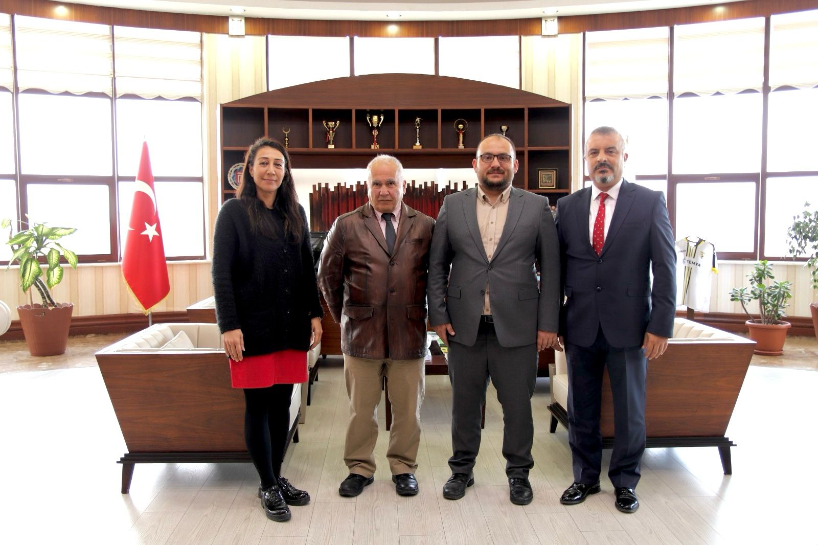 visit-from-the-faculty-of-sports-sciences-to-rector-alican-3695
