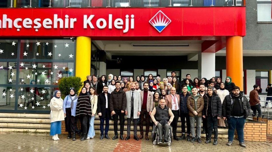 egitim-fakultesi-ingilizce-ve-turkce-ogretmenligi-programlarindan-sektorel-bulusma-3911