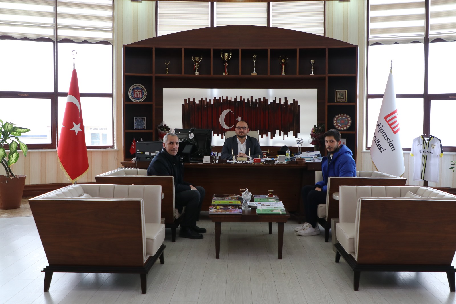 kizilay-mus-sube-baskanindan-rektorumuze-ziyaret-3995