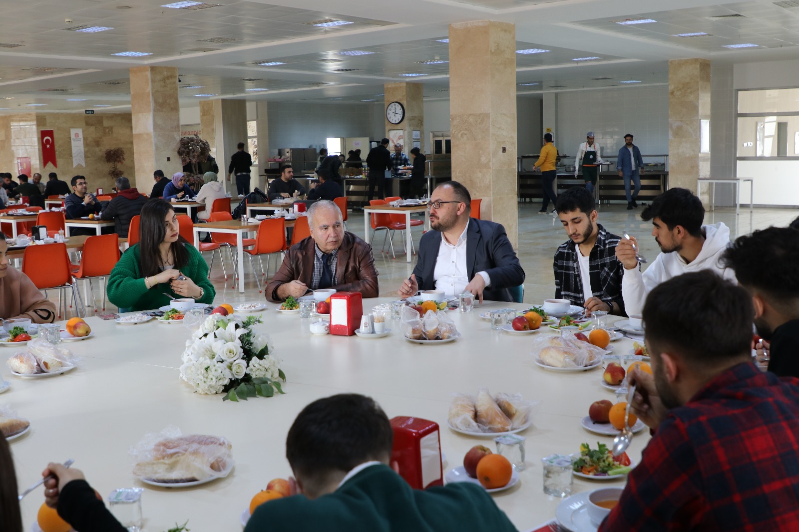 our-rector-meets-with-basketball-teams-4017