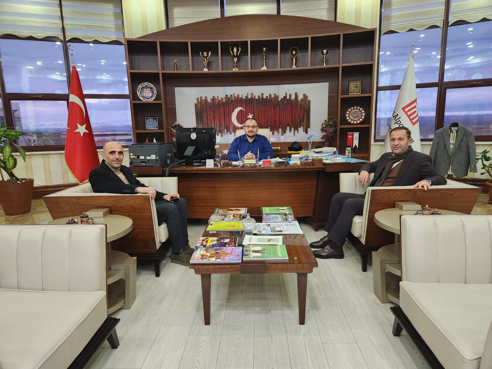 visit-from-mus-kizilagac-mayor-to-our-rector-4041