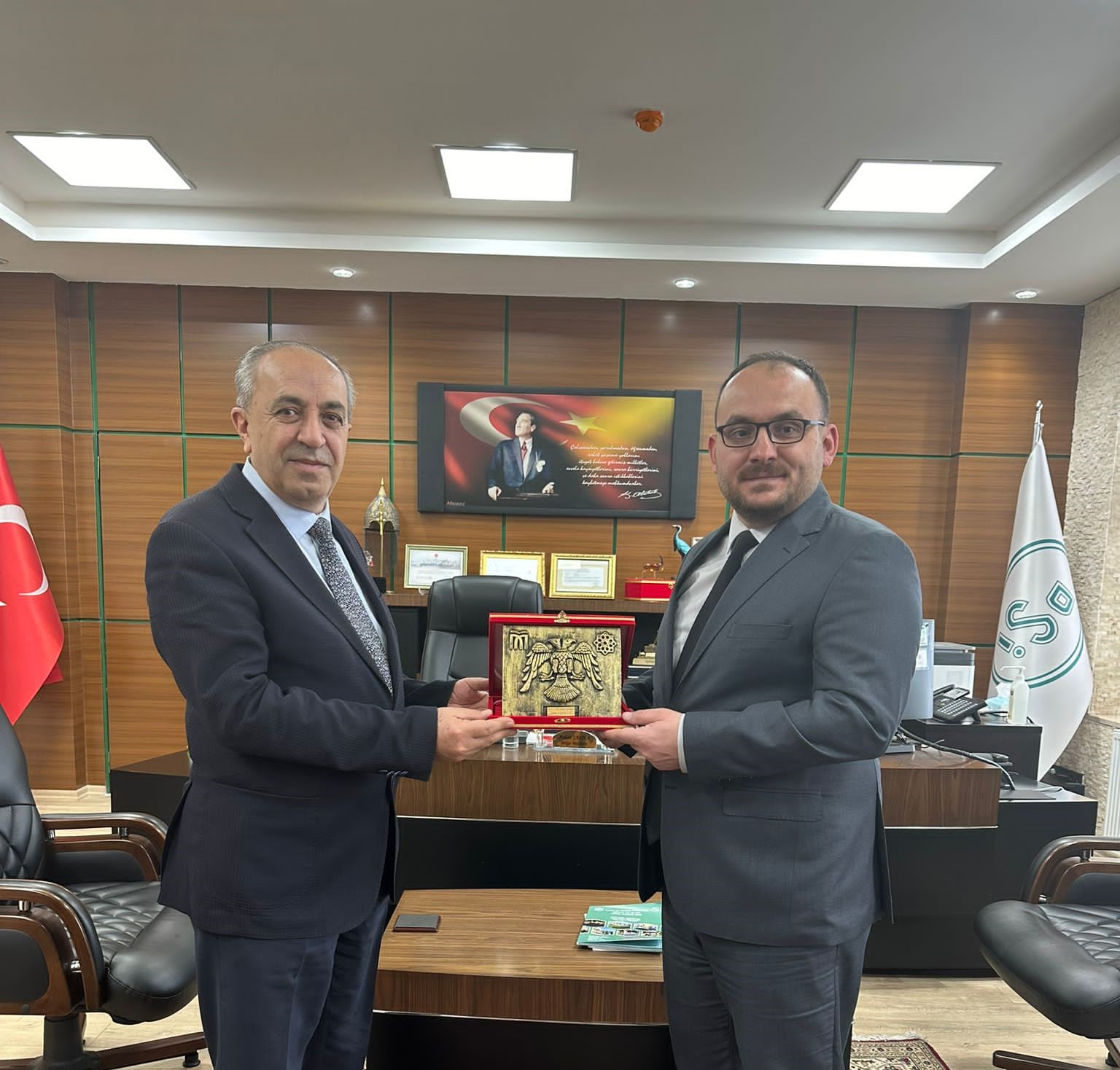 rektorumuzden-dsi-bolge-mudurlugune-ziyaret-4096