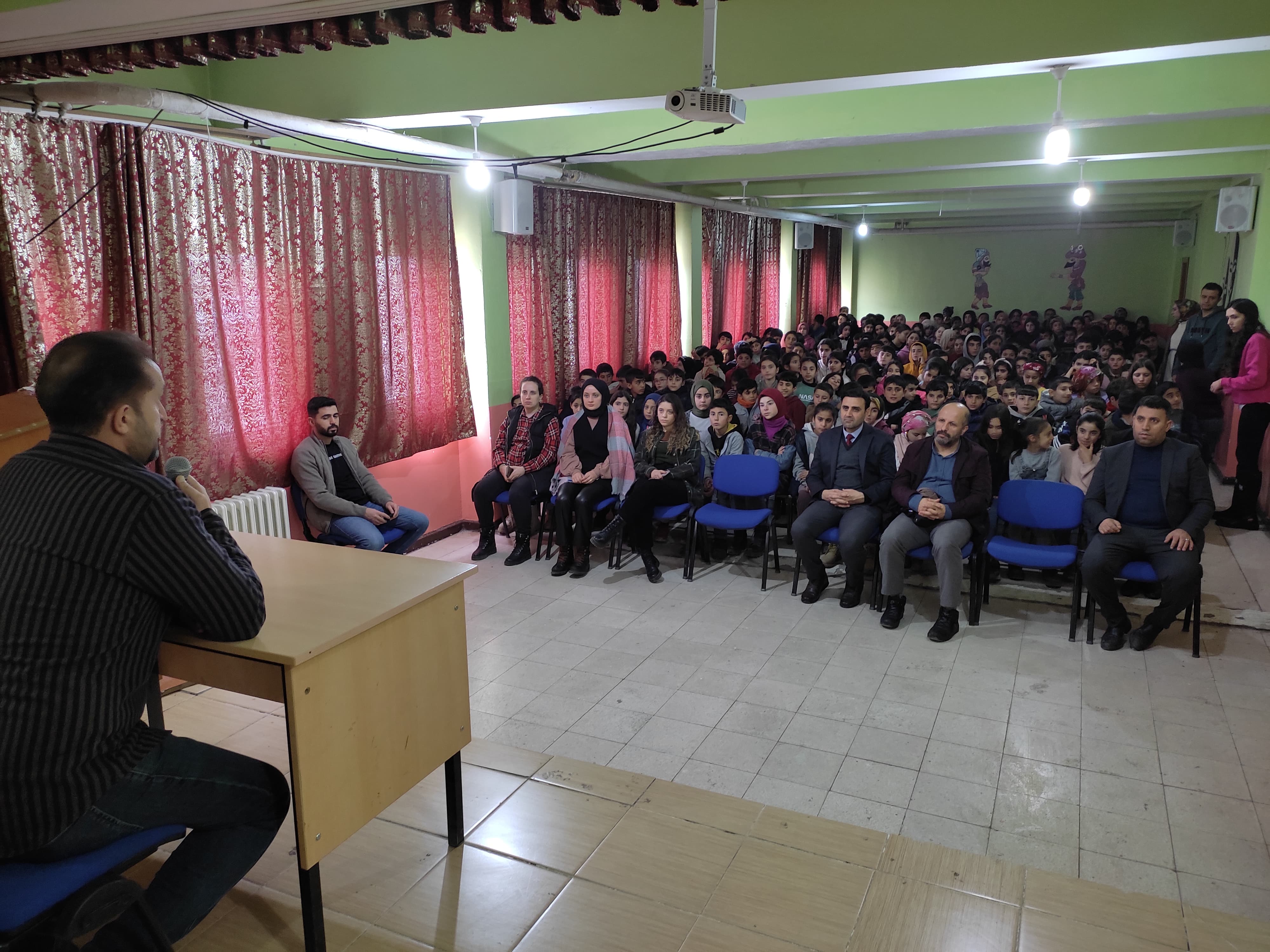 special-seminar-from-maun-to-yesilova-imam-hatip-secondary-school-students-4222