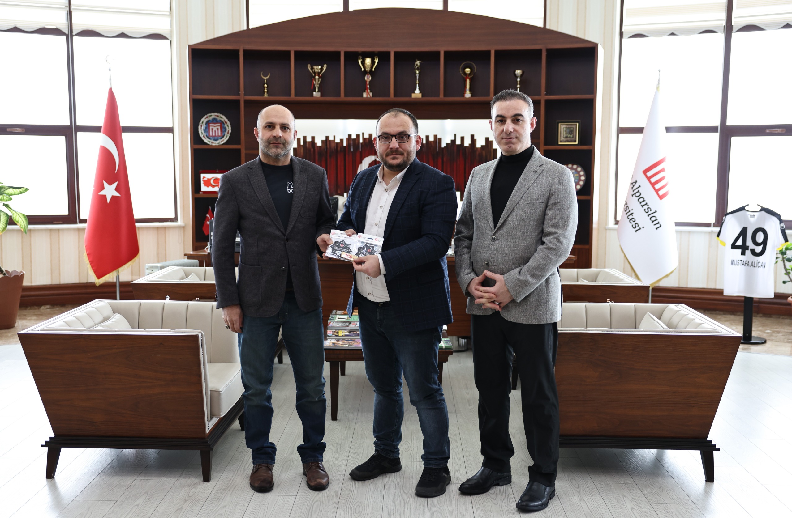 our-faculty-member-returned-from-kennedy-space-center-4270