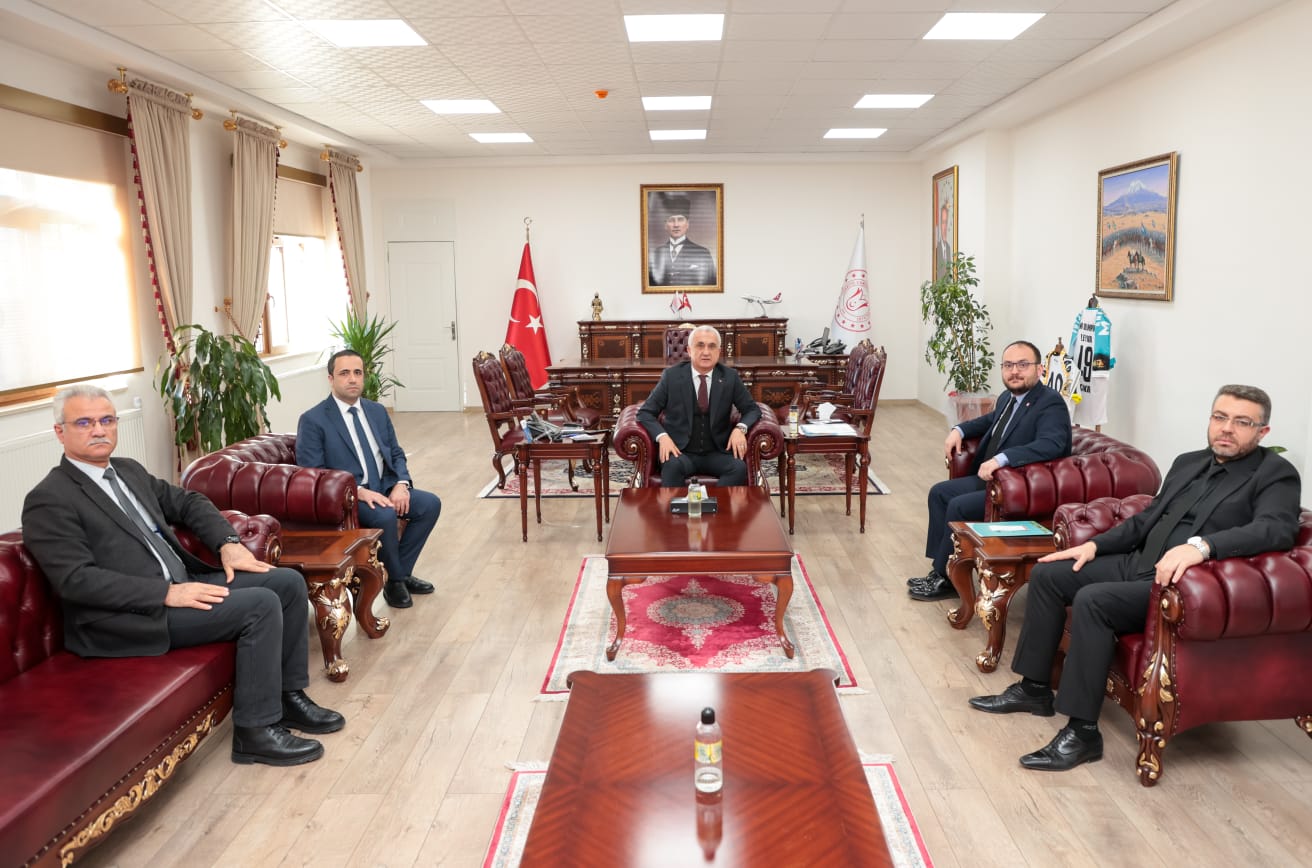 our-rector-visits-the-governor-4411