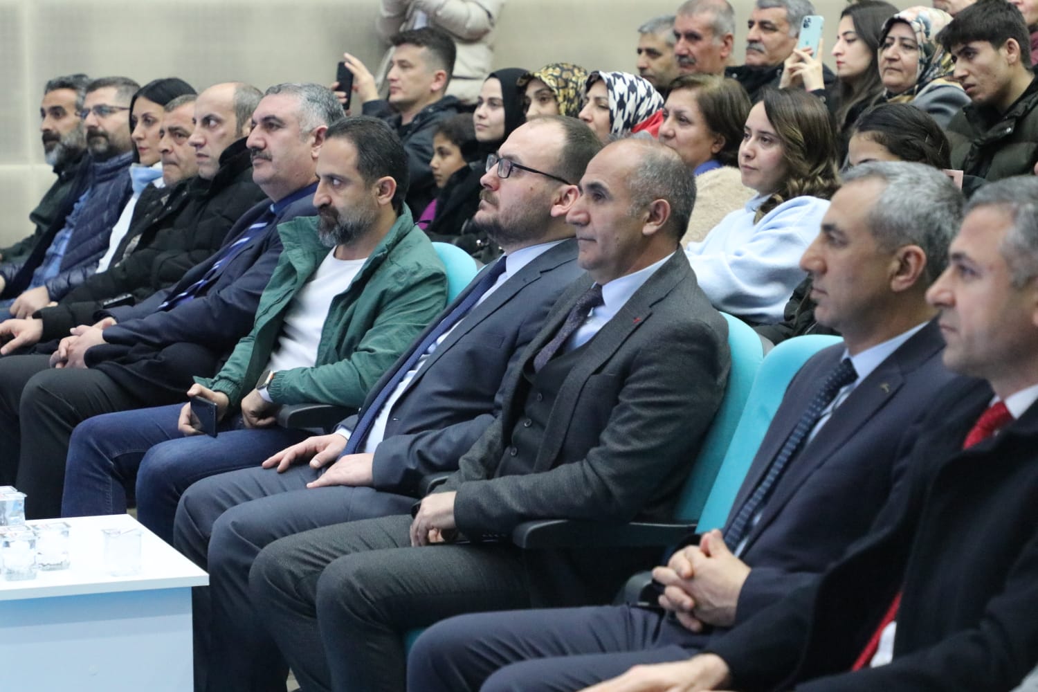 rektorumuz-sehit-yucel-kurtoglu-guzel-sanatlar-lisesi-turku-solenine-katildi-4512
