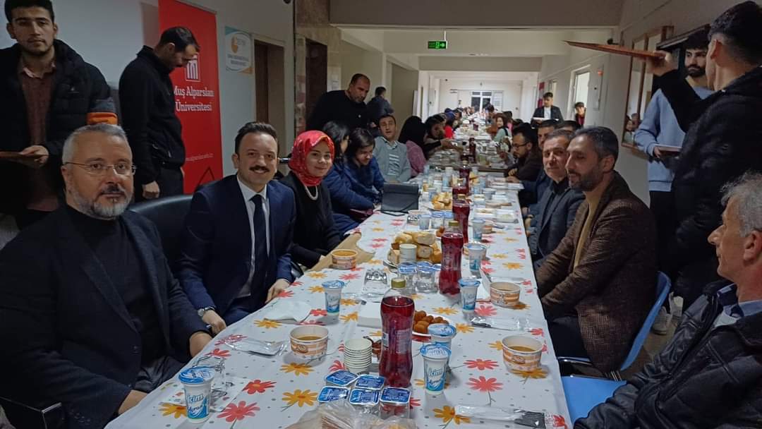 geleneksel-malazgirt-meslek-yuksekokulu-iftar-programi-duzenlendi-4685