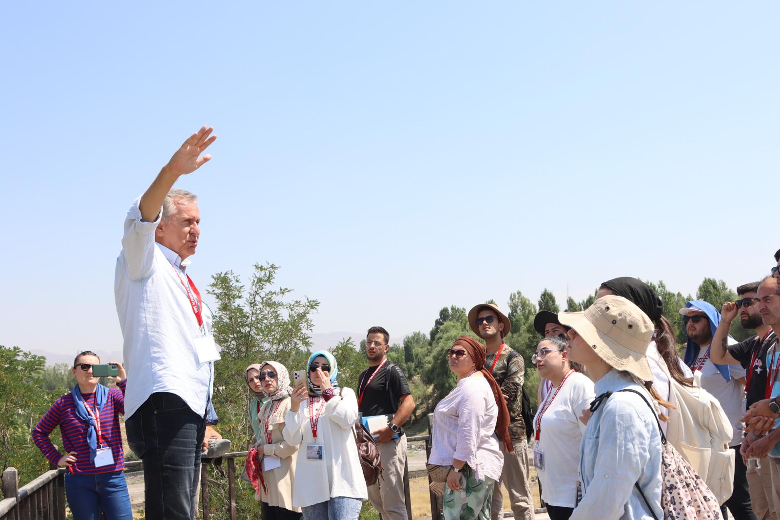 a-steam-example-battlefield-archaeology-tubitak-project-continues-in-malazgirt-5468