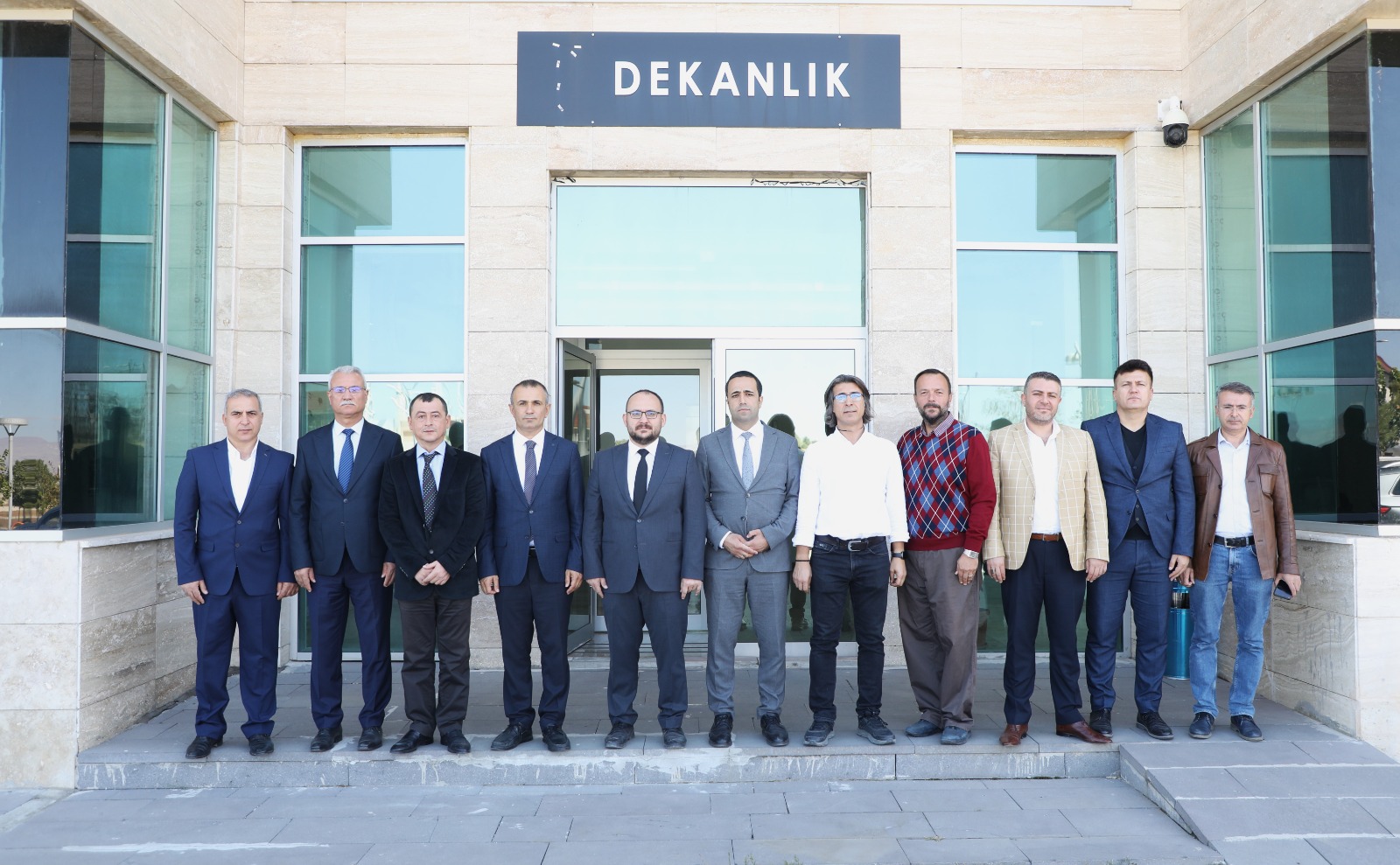 rektorumuzden-yeni-atanan-birim-amirlerine-ziyaret-5709