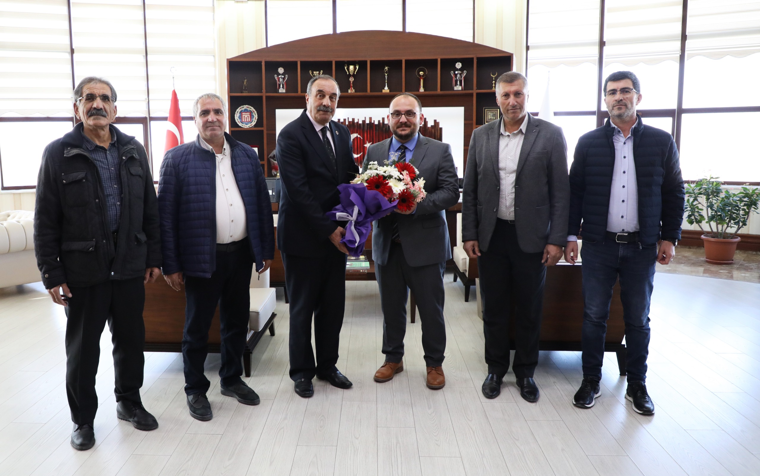 varto-belediye-baskani-giyasettin-aydemirden-rektorumuze-ziyaret-6012
