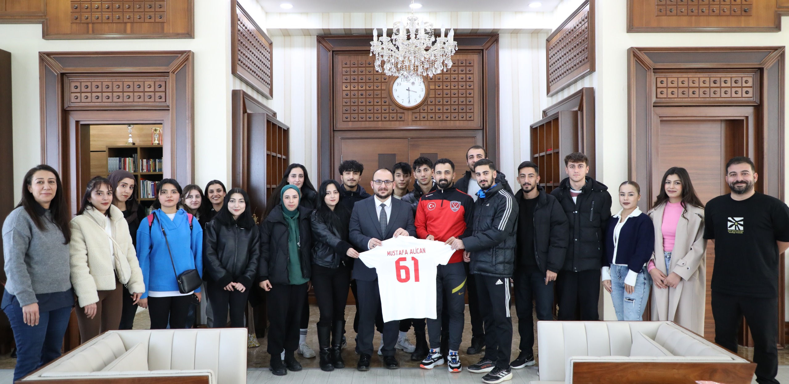 cim-hokeyi-takimimiz-rektorumuzu-ziyaret-etti-6375