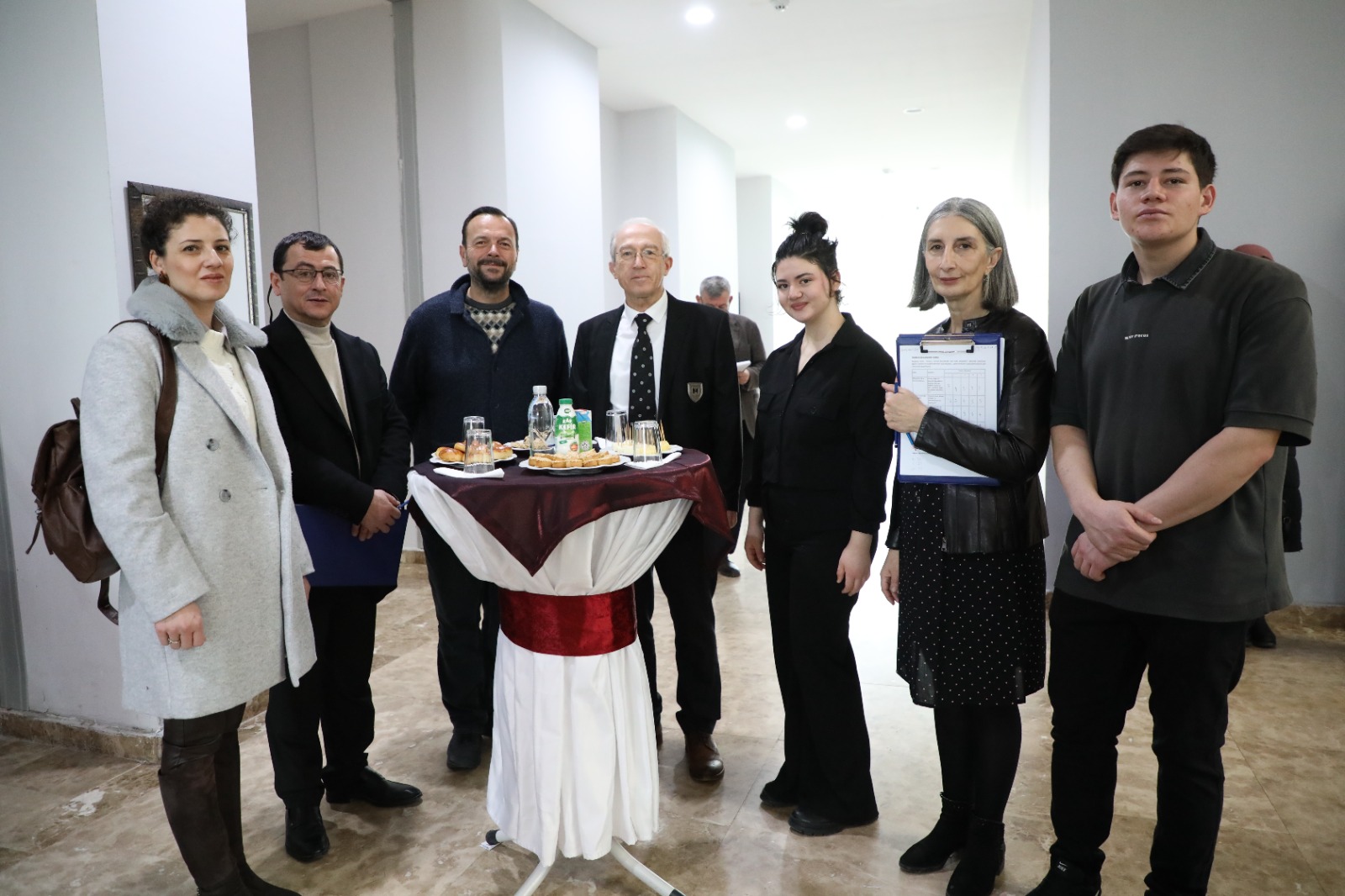 uygulamali-bilimler-fakultesinde-poster-bildiri-yarismasi-duzenlendi-6376