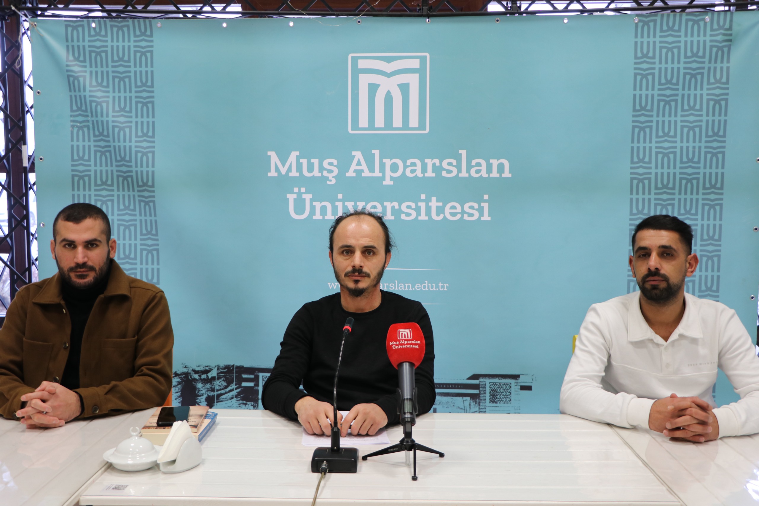 dr-ridvan-saitoglu-klasik-edebiyatimizda-hz-omeri-anlatti-6407