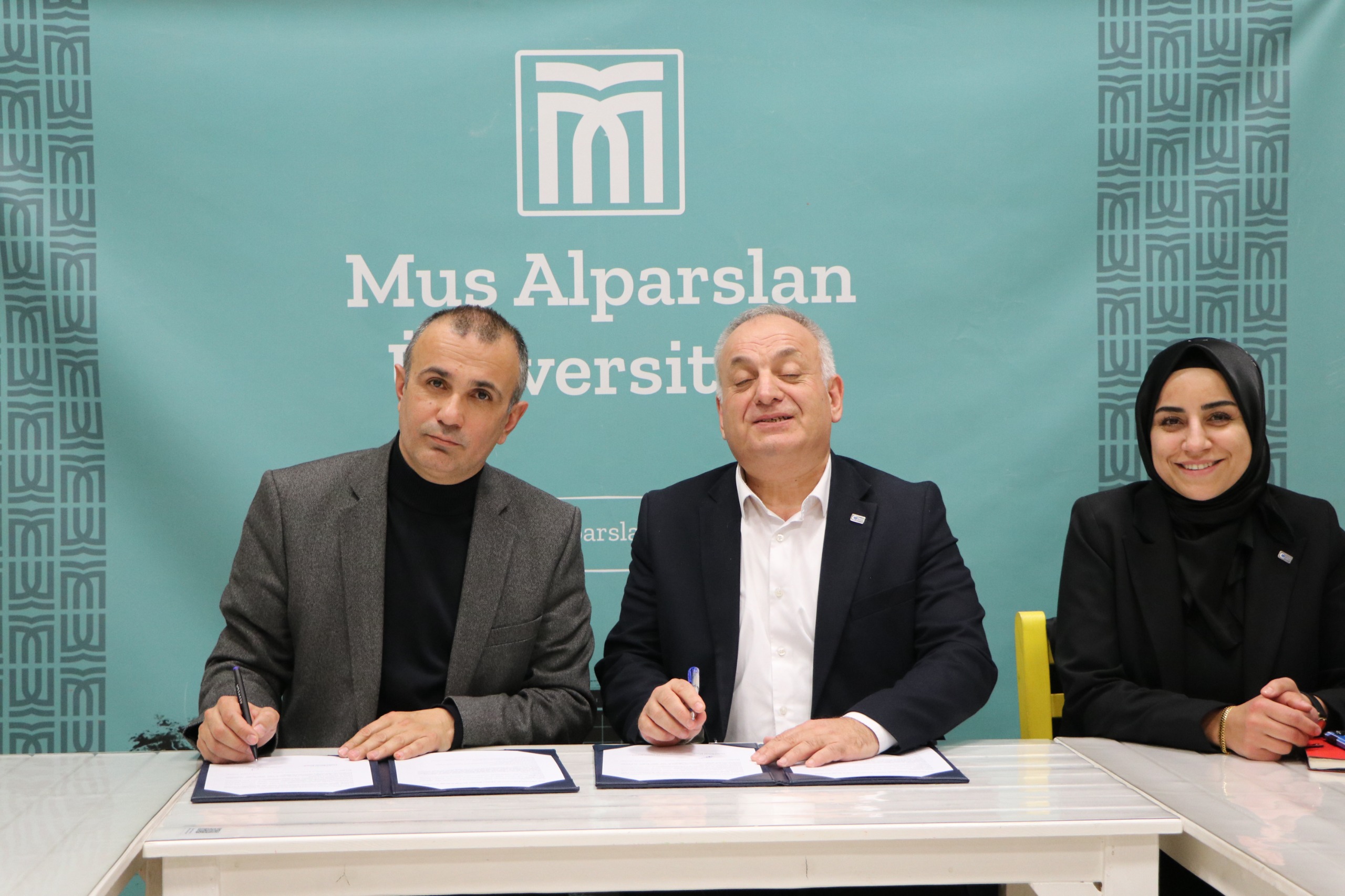 universitemiz-ve-turkiye-beyazay-dernegi-arasinda-engelsiz-universite-icin-is-birligi-protokolu-imzalandi-6417