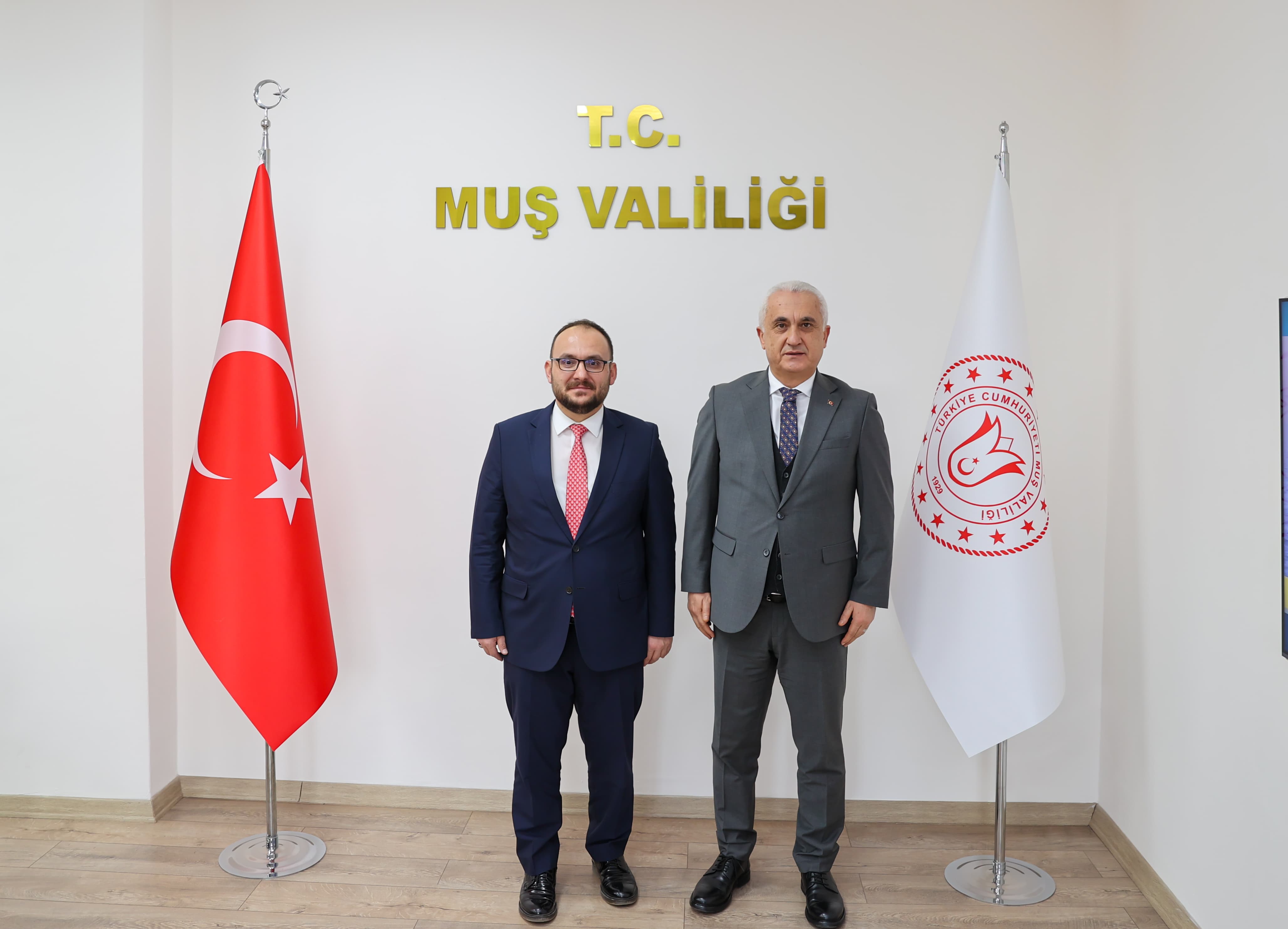 rektorumuzden-vali-avni-cakira-ziyaret-6428