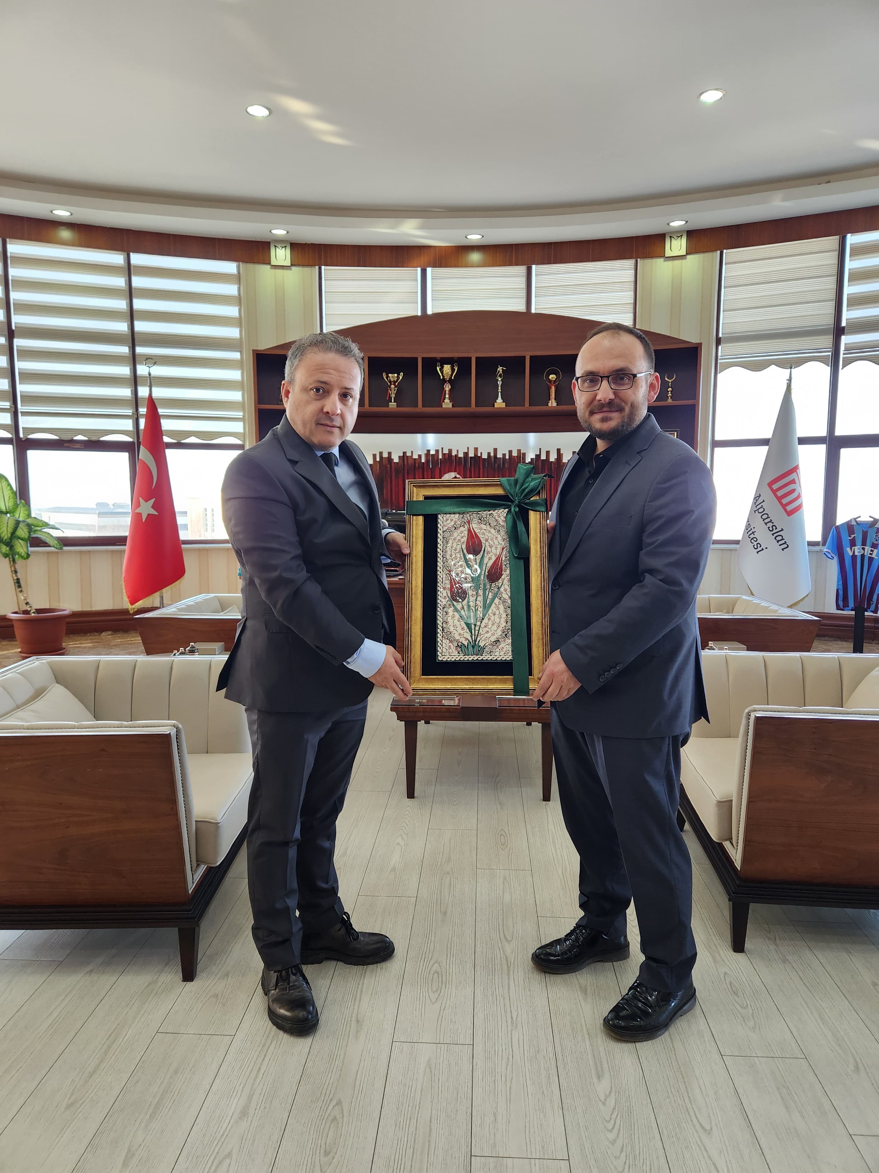 il-emniyet-mudur-yardimcisi-ahmet-tekinden-rektorumuze-veda-ziyareti-6466