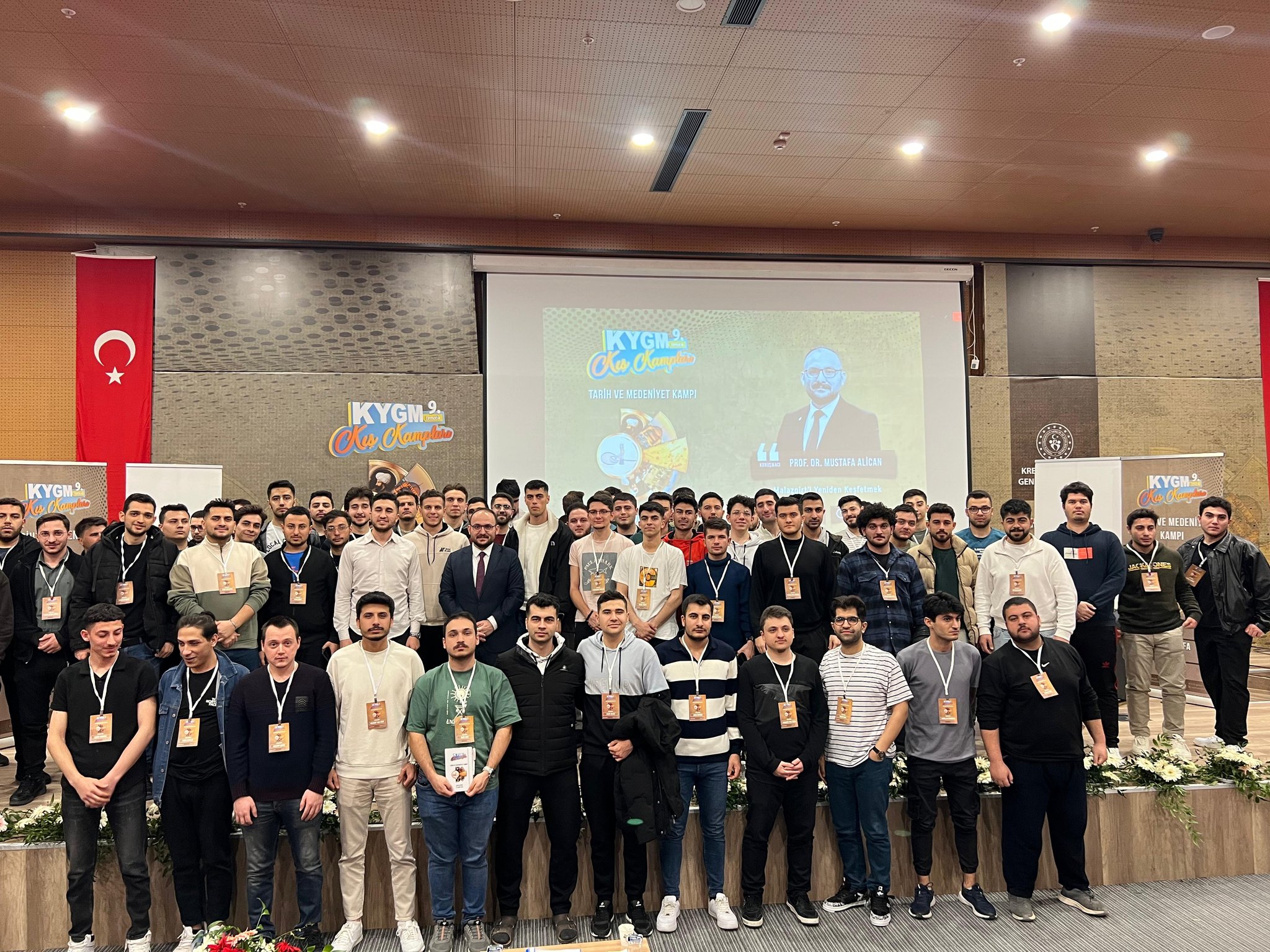 rektorumuz-tarih-ve-medeniyet-kampinda-ogrencilerle-bulustu-6481