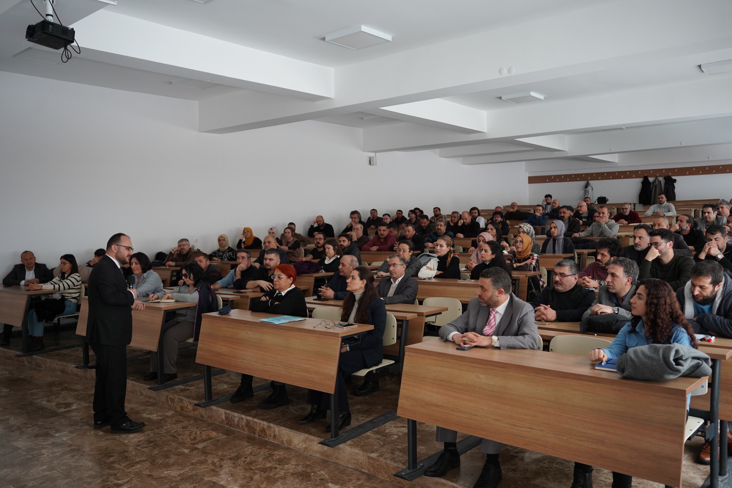 rektorumuz-fen-edebiyat-fakultesi-akademik-kurul-toplantisina-katildi-6593