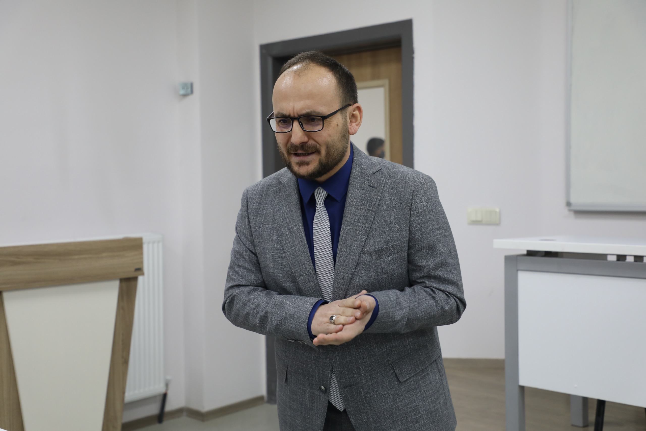 rektorumuz-prof-dr-mustafa-alican-60-tazelenme-universitesi-acilis-dersini-yapti-6668