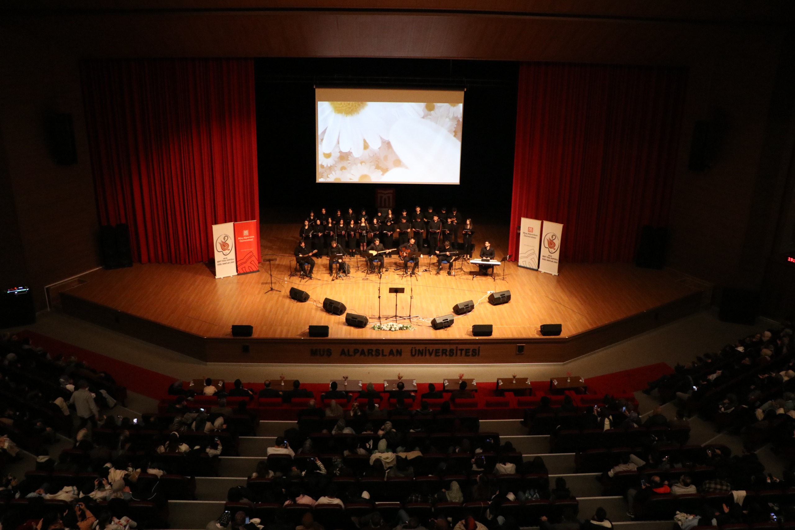 universitemizde-kis-konseri-sanat-ve-muzigin-bulusmasi-6700